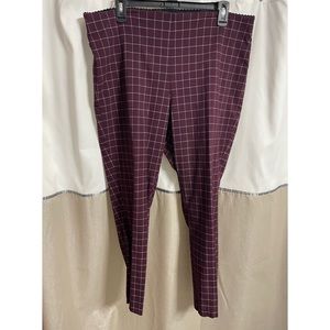 Elle brand dress pants, skinny style, size XL. Very nice pants.